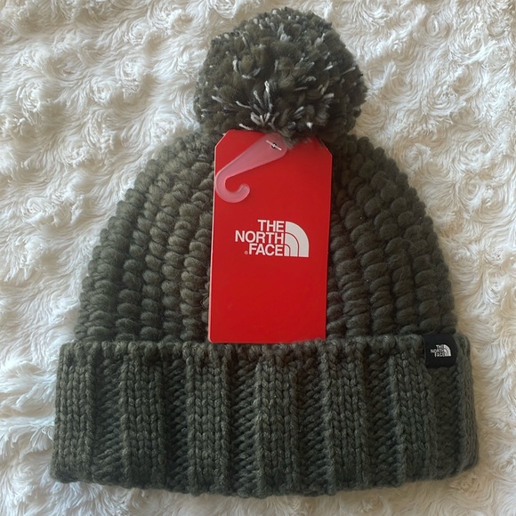 The North Face Accessories - NWT 🔥THE NORTH FACE🔥 UNISEX COZY CHUNKY BEANIE